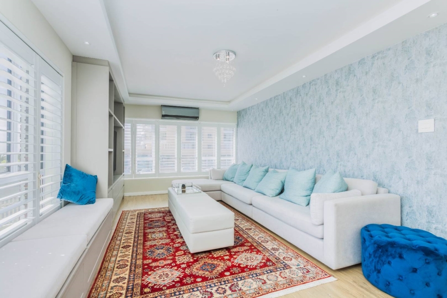 To Let 3 Bedroom Property for Rent in Mouille Point Western Cape